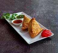 Vegetable Samosa (2 pcs)